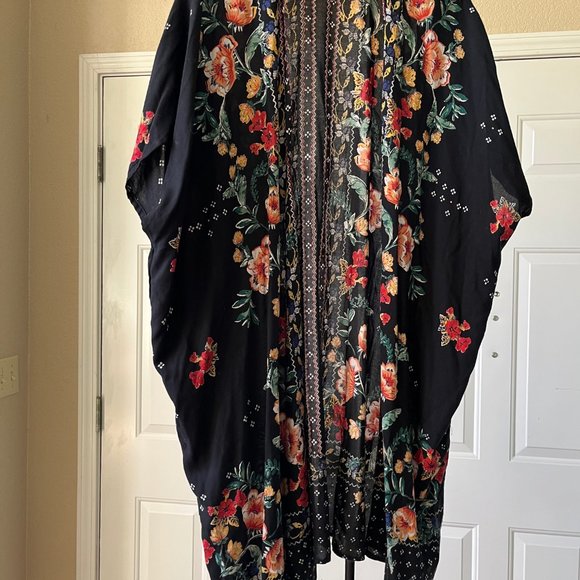 Boho short sleeve kimono style shawl - Picture 5 of 6